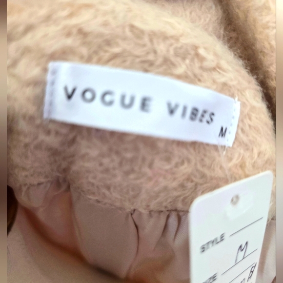 Elegant Double Breasted Cream Jacket - Picture 8 of 11